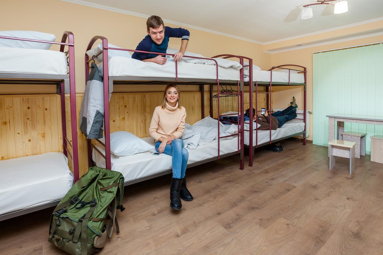 Tsentralnyi Hostel Ивано-Франковск Экстерьер фото