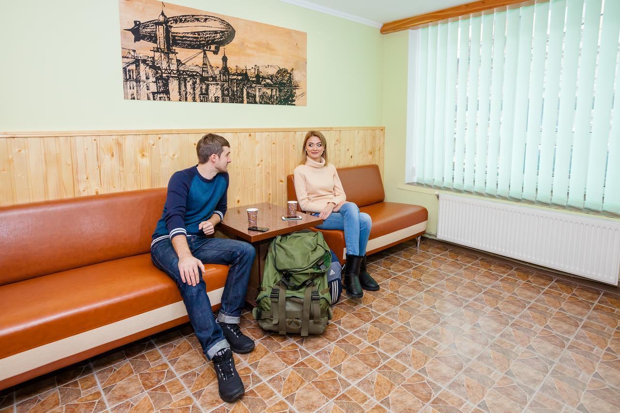 Tsentralnyi Hostel Ивано-Франковск Экстерьер фото